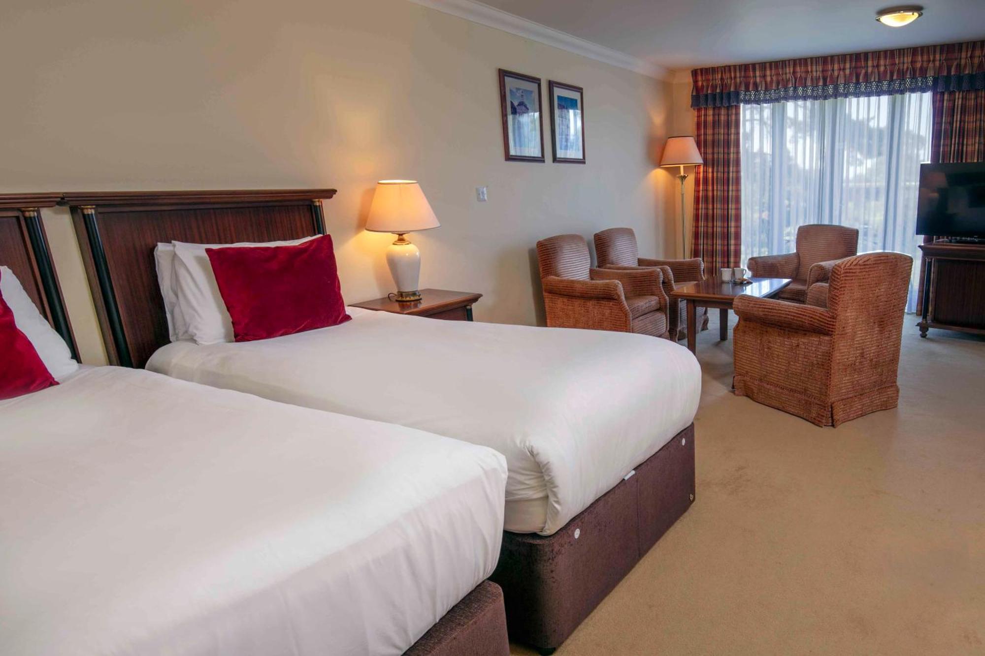 Knights Hill Hotel & Spa King's Lynn Bagian luar foto